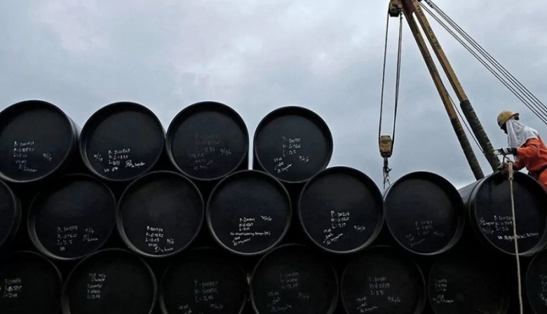 El petróleo se desploma a mínimos desde 2021 en medio de temores por una recesión global