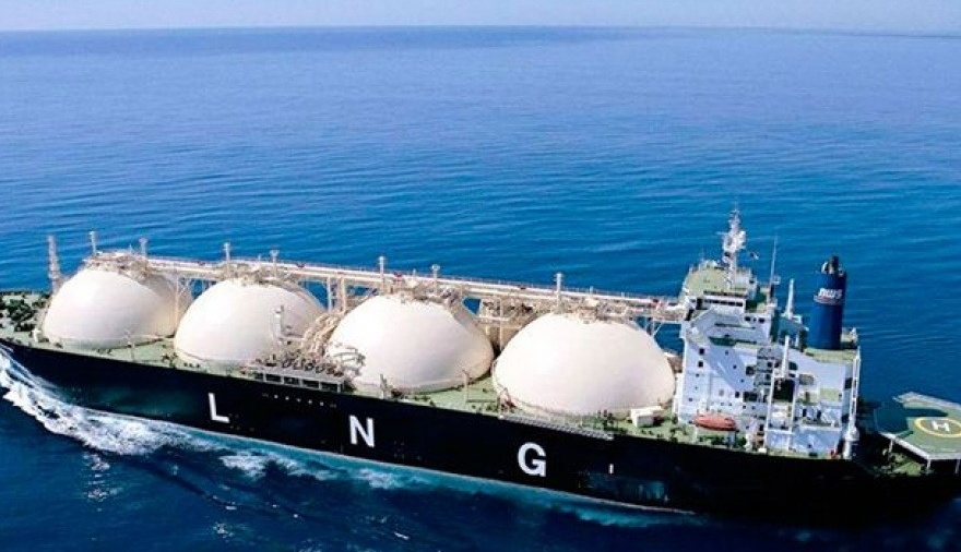 A pesar de Vaca Muerta, llega el primer cargamento de GNL importado al puerto de Escobar
